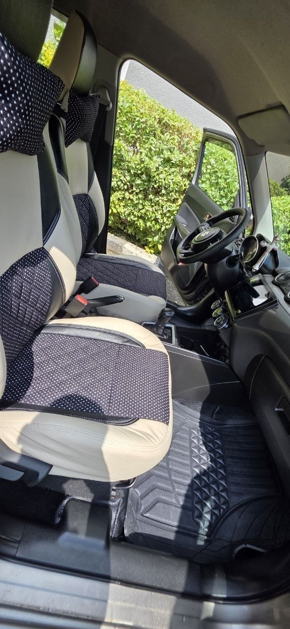 2021 Suzuki Swift photo 2
